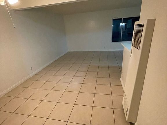 3rd image of 1010 S Malden Ave #10