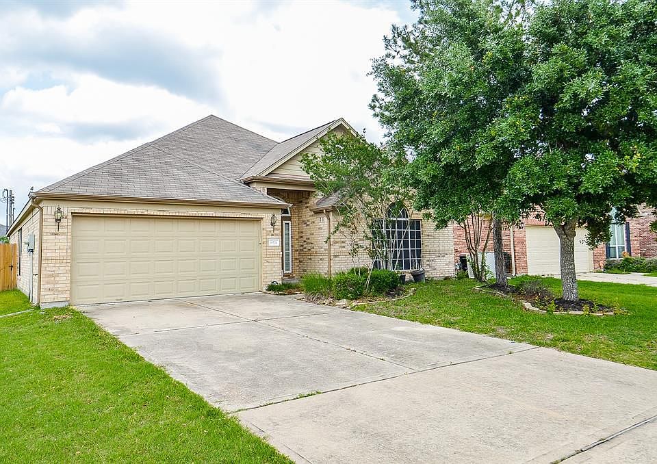 1st image of 18526 Cypress Lake Village Dr