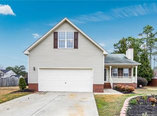 6306 Streeter Dr, Hope Mills, NC 28348