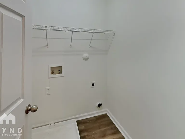 2023 Swimming Hole Cir — Photo 21