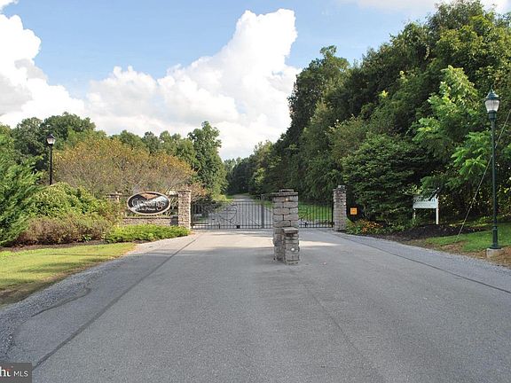 3rd image of Sharpsburg Ct