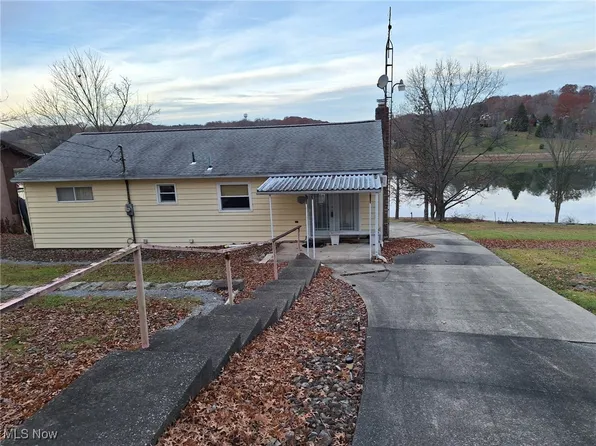 47813 Tomahawk Dr, Negley, OH 44441