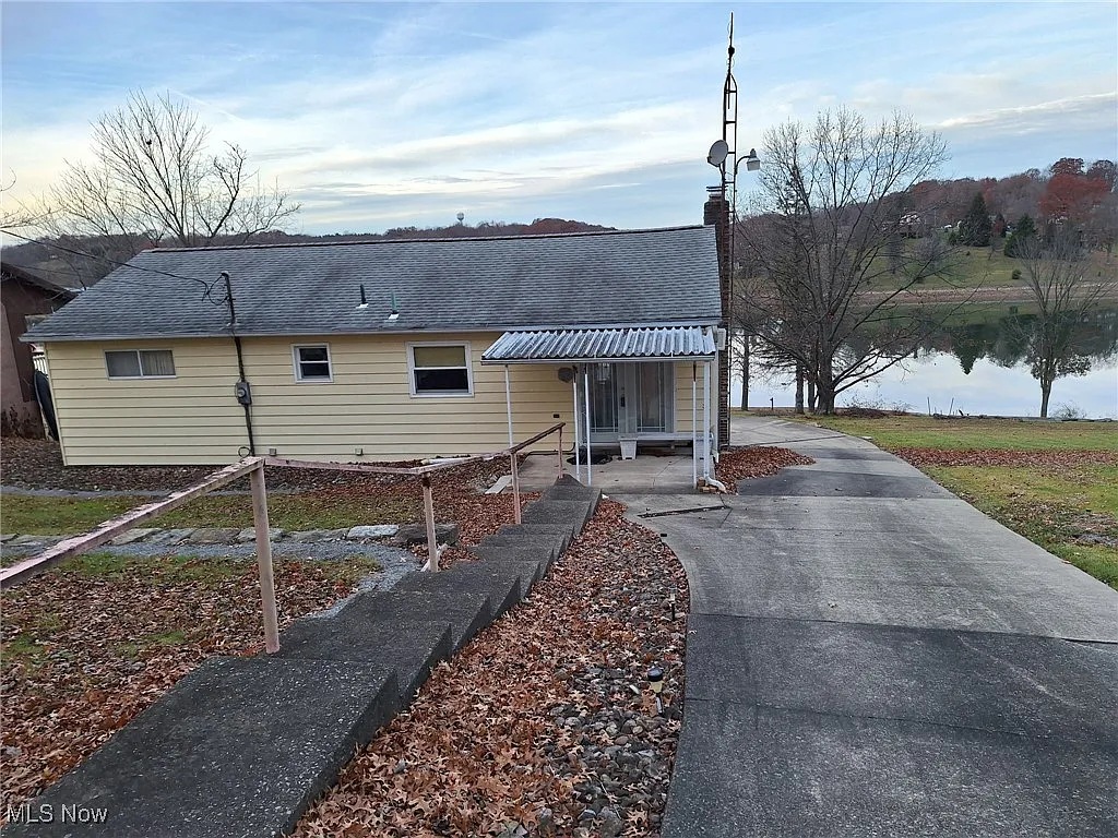 47813 Tomahawk Dr photo 1