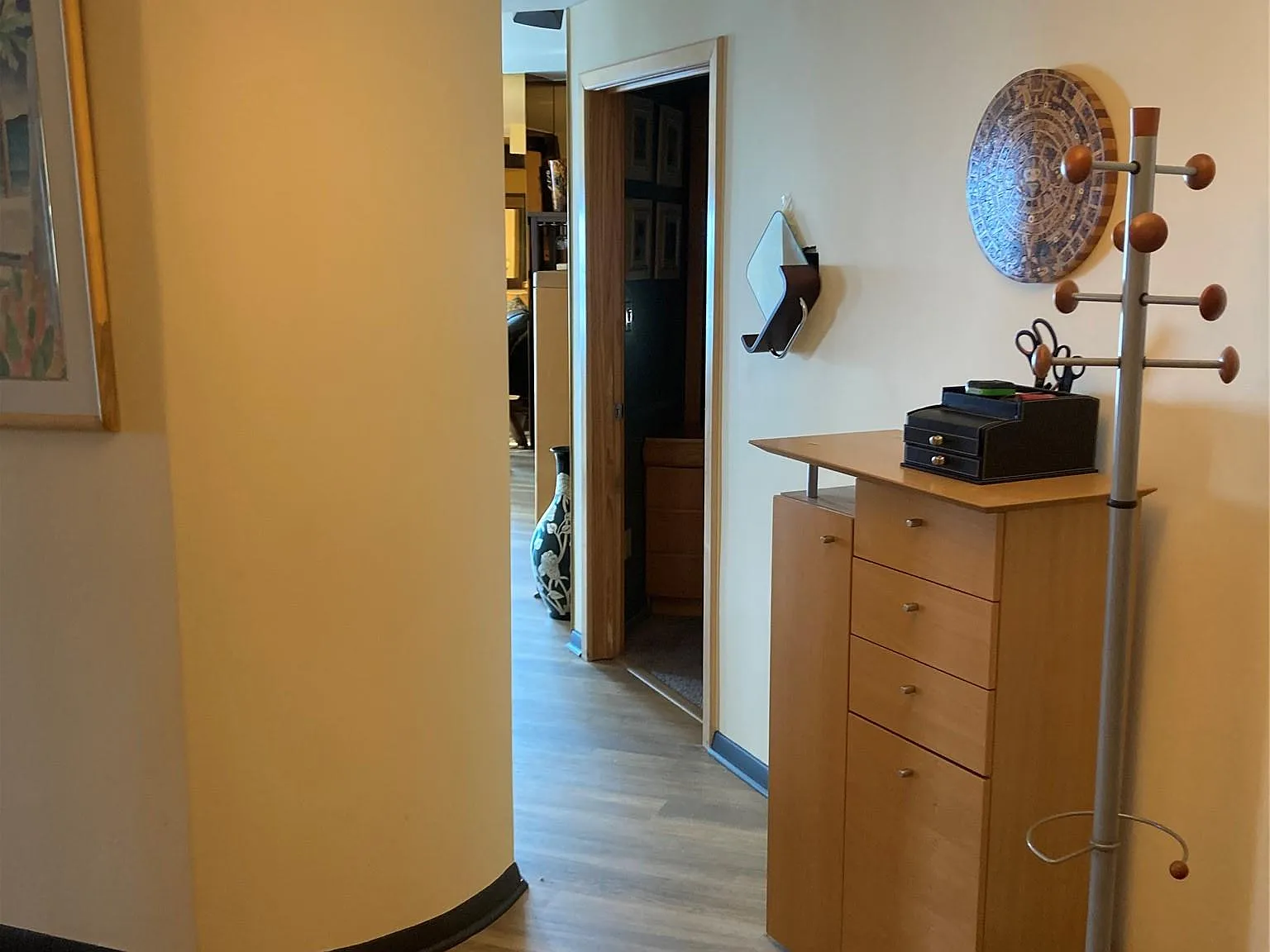 2 bed, 2.0 bath, 1300 sqft, $4,200 — Photo 3