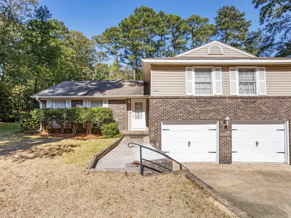 212 Laurel Dr, Gardendale, AL 35071