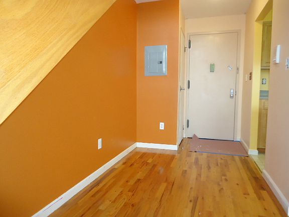 4th image of 2293 Pacific St #3
