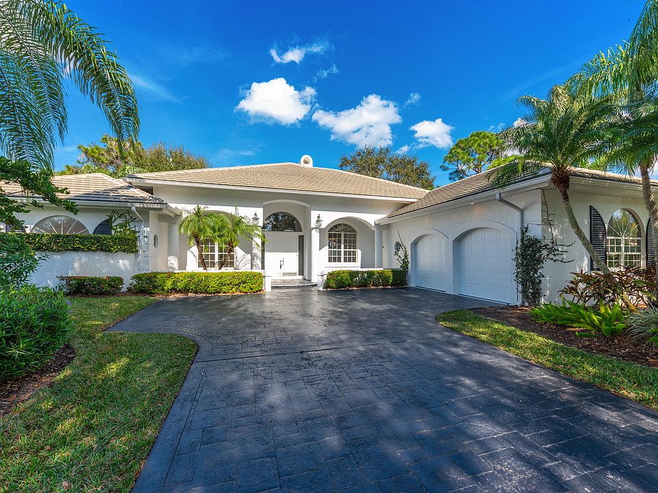 1st image of 2029 SW Oakhill Way