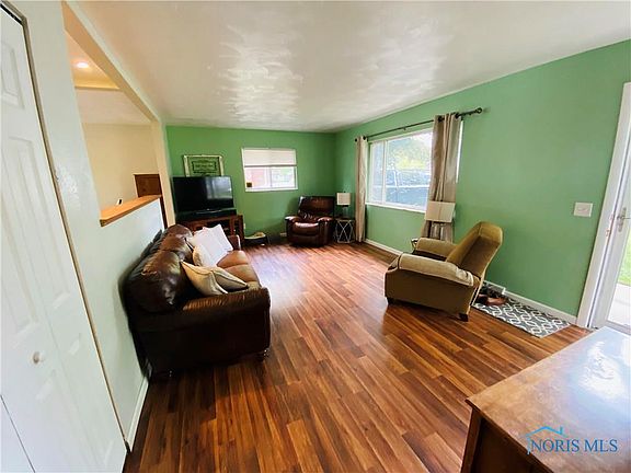 3rd image of 5421 Fenwick Dr