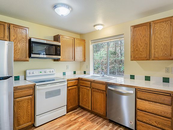 2nd image of 7794 Skansie Ave