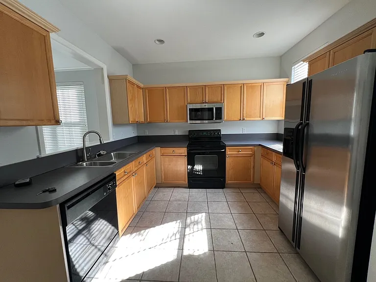 3676 Biltmore Ave — Photo 4