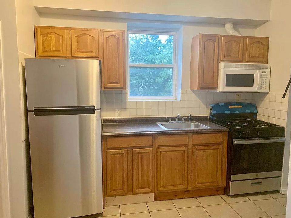 1st image of 210 N 15th St APT 6
