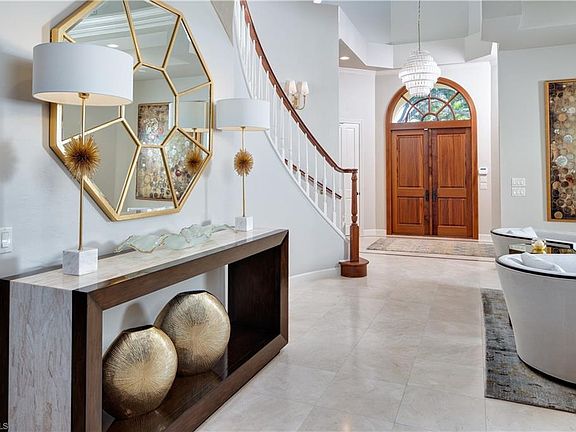 2nd image of 8062 Vizcaya Way