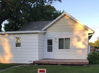 303 1st St SW, Towner, ND 58788