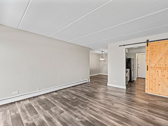 4th image of 7117 W 93rd St APT 306