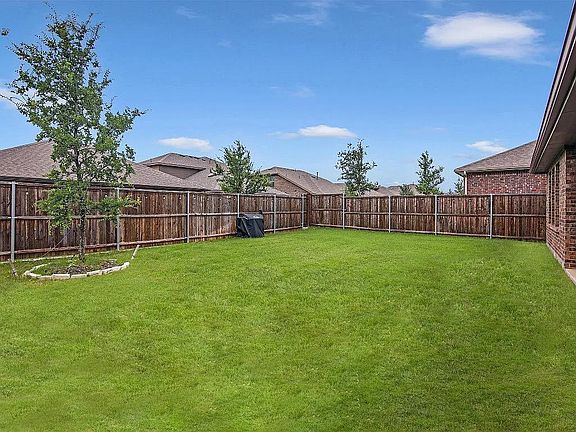 3rd image of 6409 Crownmere Dr