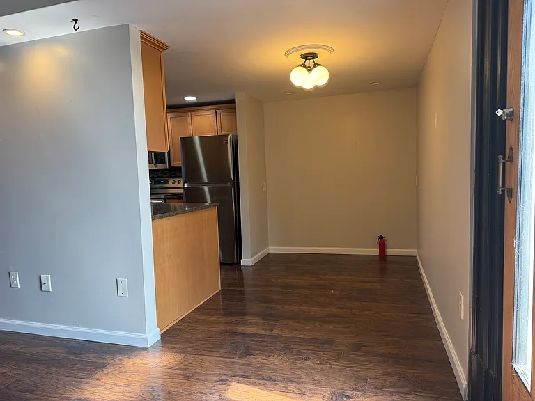 1054 S Kingshighway Blvd #N — Photo 8