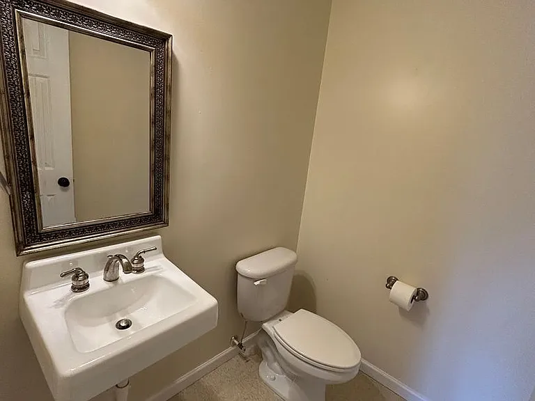 22A Half Moon Dr — Photo 8