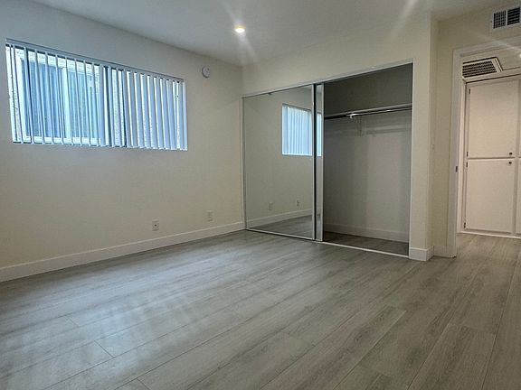 3rd image of 142 S Normandie Ave APT 2