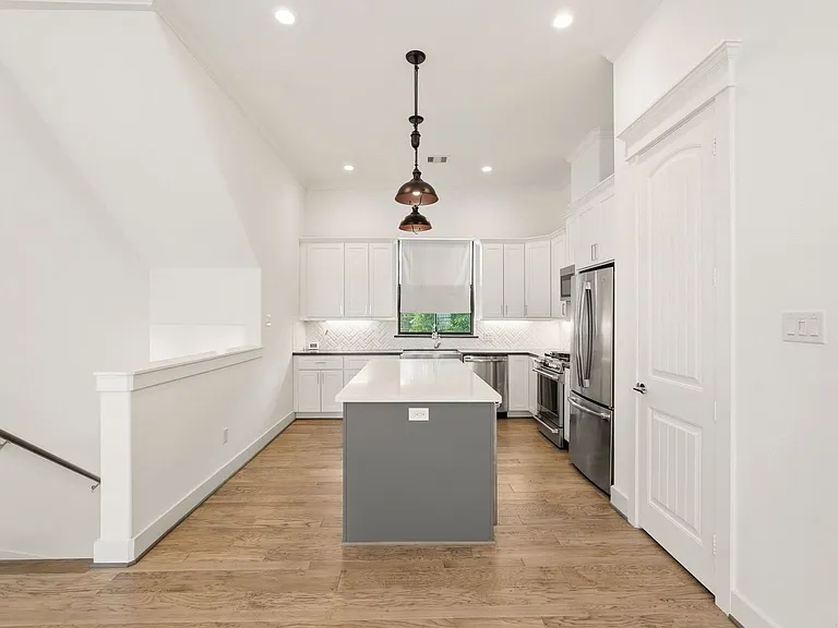 1723 W 14th St #B — Photo 14