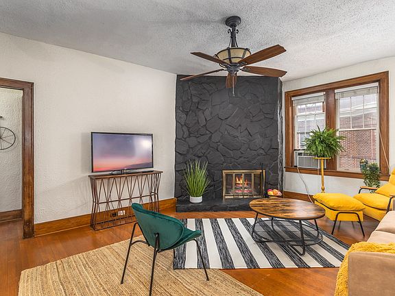 2nd image of 828 N Elm St E #6