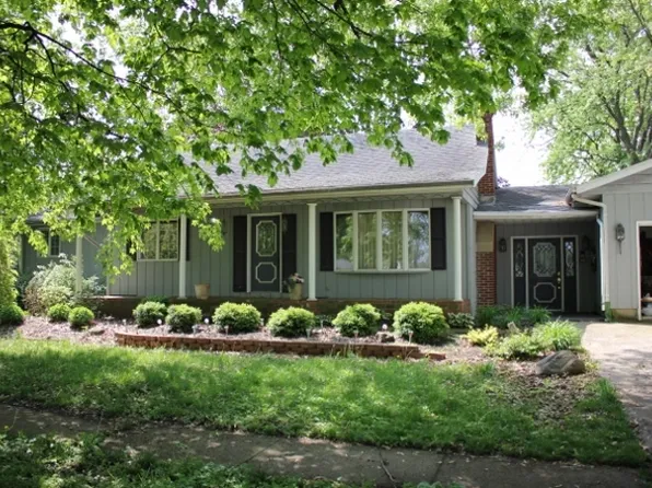 112 E Walnut St, Piper City, IL 60959