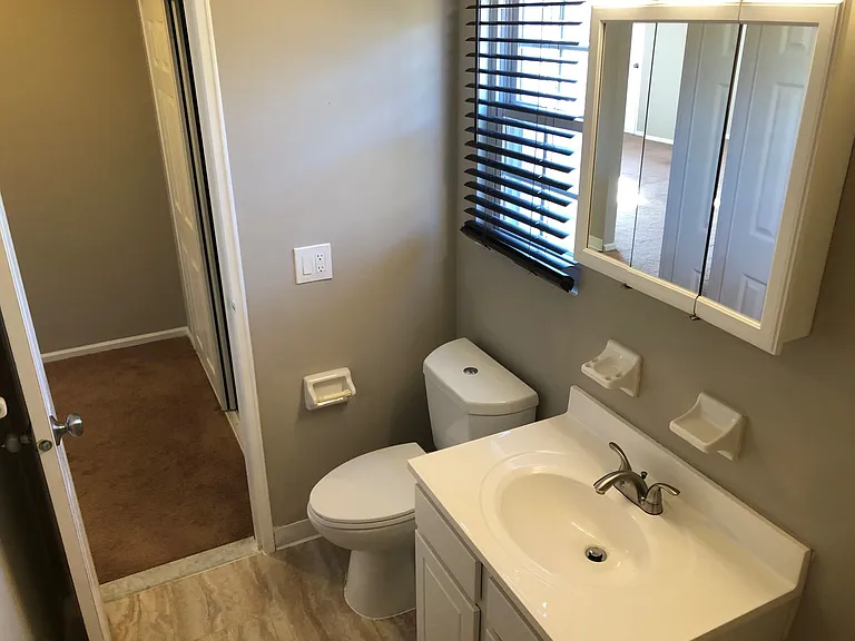 Devonshire Park Apartments — Photo 10