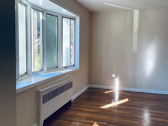5th image of 2265 E 72nd St Floor 1