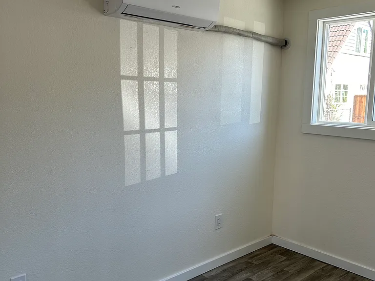 Almond Ave — Photo 5