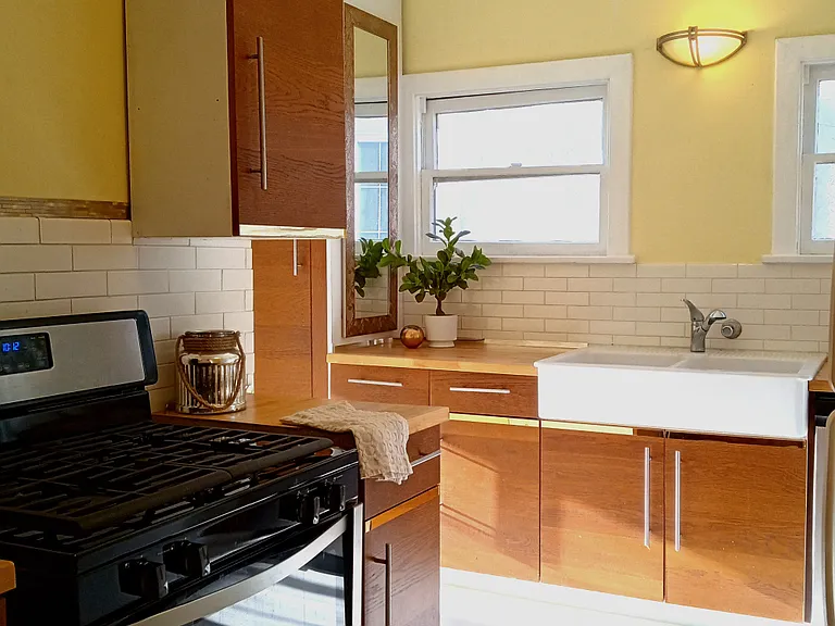 1070 S Cloverdale Ave #2B — Photo 14