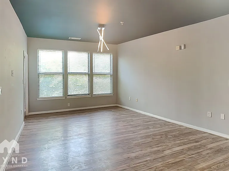 898 Oak St SW #1410 — Photo 2