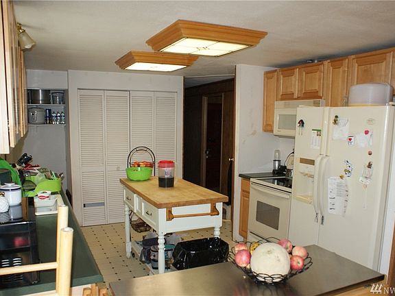 5th image of 13307 41st Ave NW