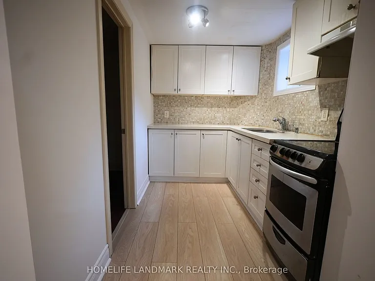 138 Newton Dr — Photo 43