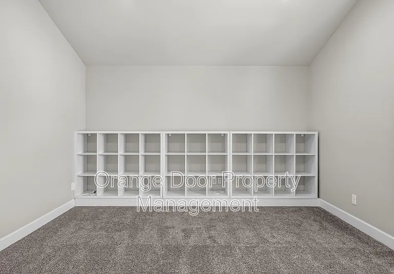 18311 SE 248th St — Photo 18