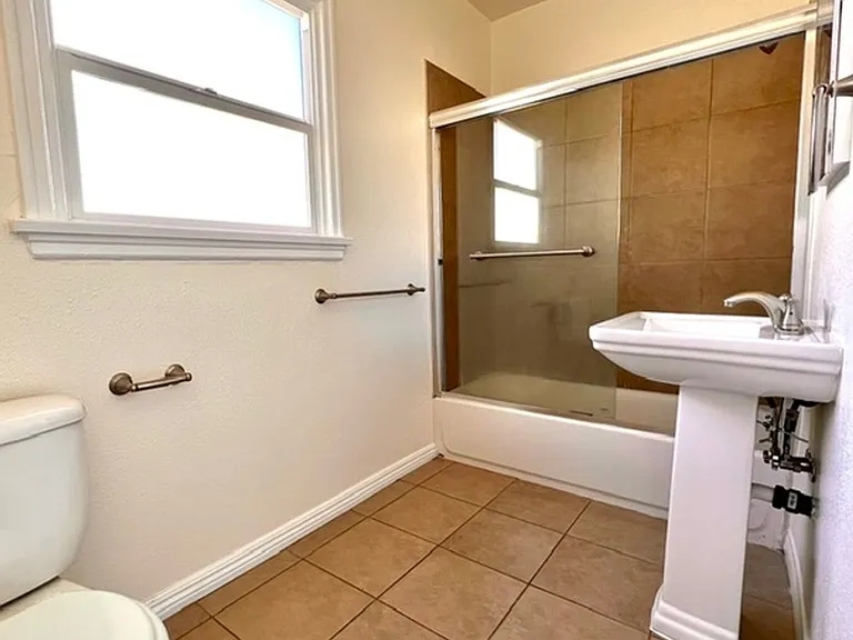 5112 W 21st St — Photo 11