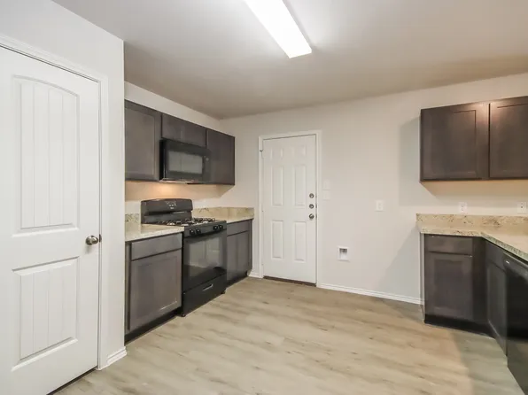 3221 Chunk Ct, Conroe, TX 77301