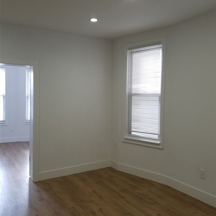 2nd image of 148 Bidwell Ave