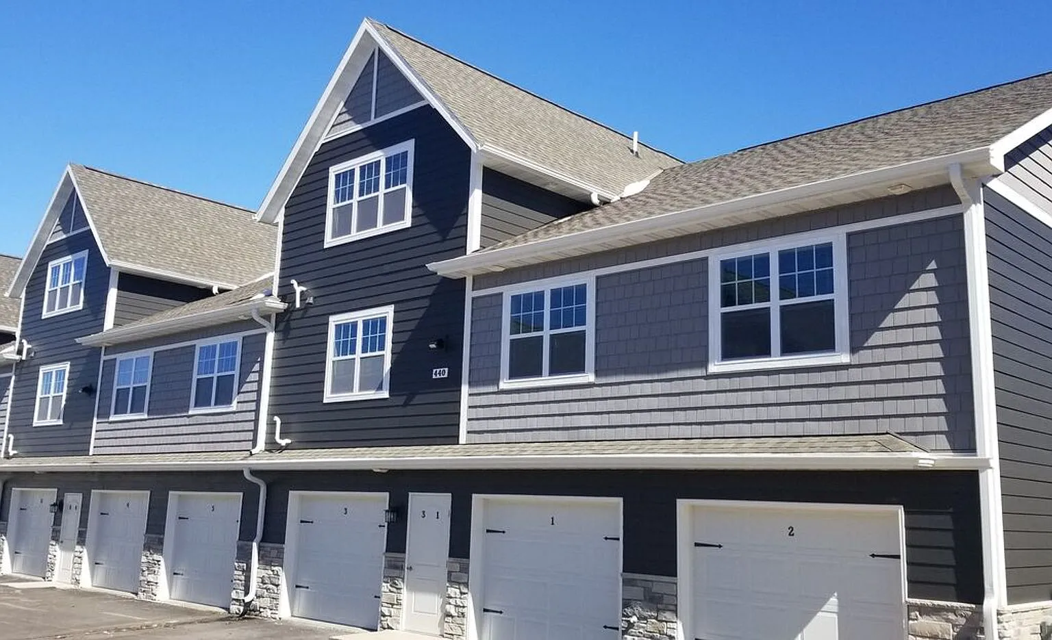 Chapel Hill Apartments — Photo 1