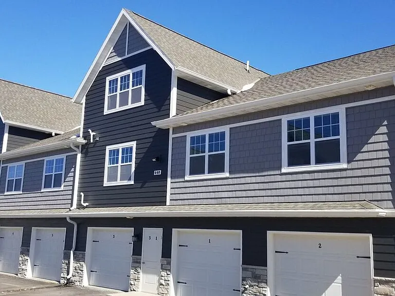Chapel Hill Apartments — Photo 1