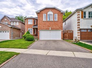 3309 Loyalist Dr, Mississauga, ON L5L 5T7