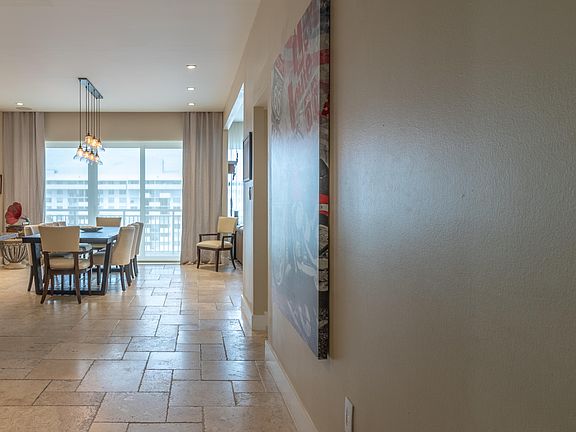 2nd image of 18071 Biscayne Boulevard #Ph1-02