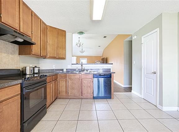 5th image of 2308 S Parc Green St