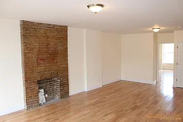 Rented by aptsandlofts.com