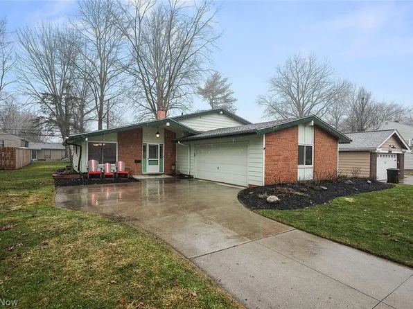 26845 Redwood Dr, Olmsted Falls, OH 44138