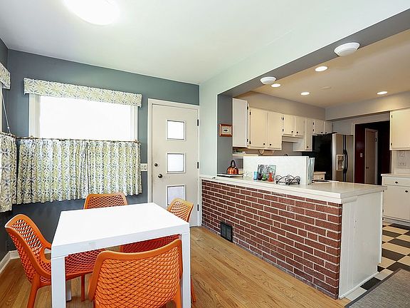 4th image of 4234 Linden Ave