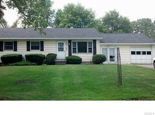 8918 Keeney Rd, Le Roy, NY 14482