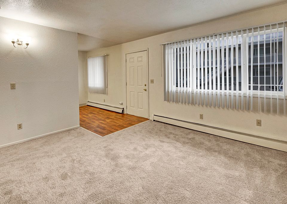 Village at Calais Apartments - Entry