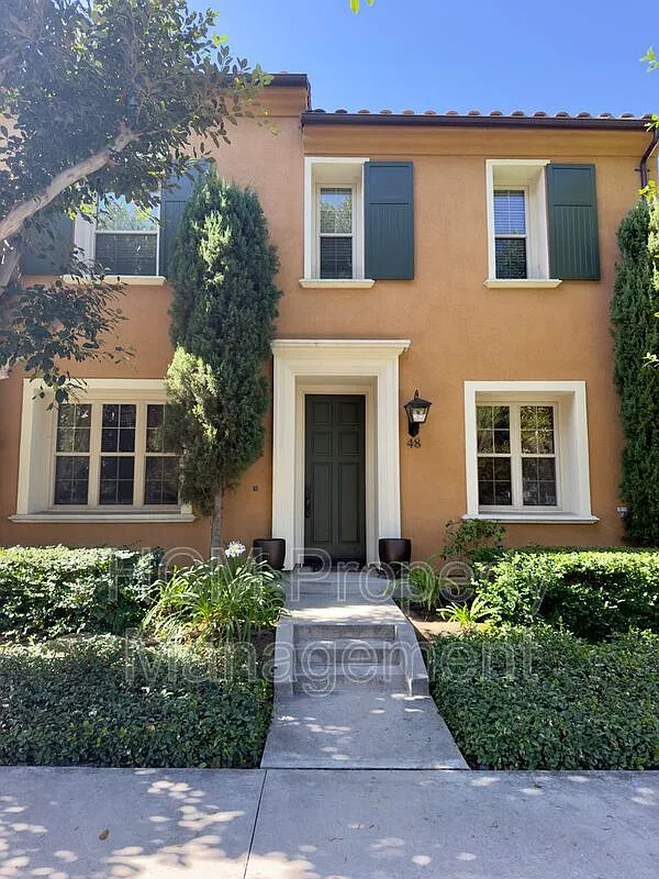 3 bed, 3.0 bath, 2004 sqft, $5,150 — Photo 1