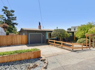 10 Lorraine Ave, Point Reyes Station, CA 94956