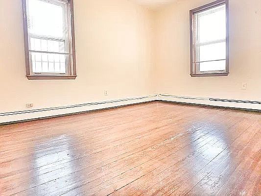 5th image of 3272 34th St #1
