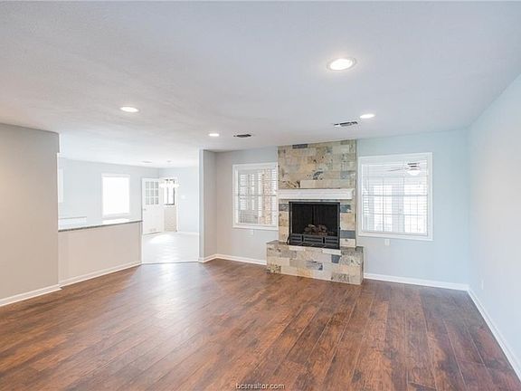 5th image of 2514 Towering Oaks Dr
